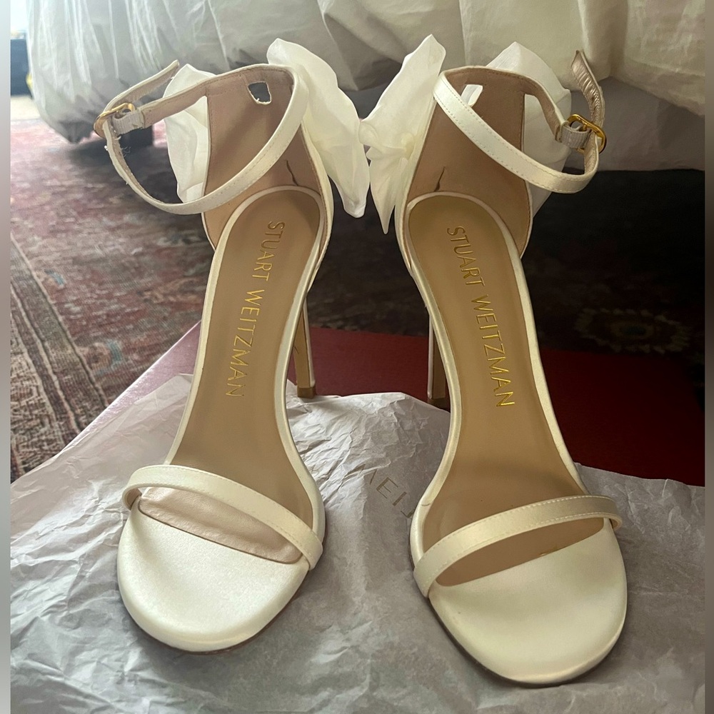 NIB Stuart Weitzman Nudistsong Mesh Box Heels, Size 38.5